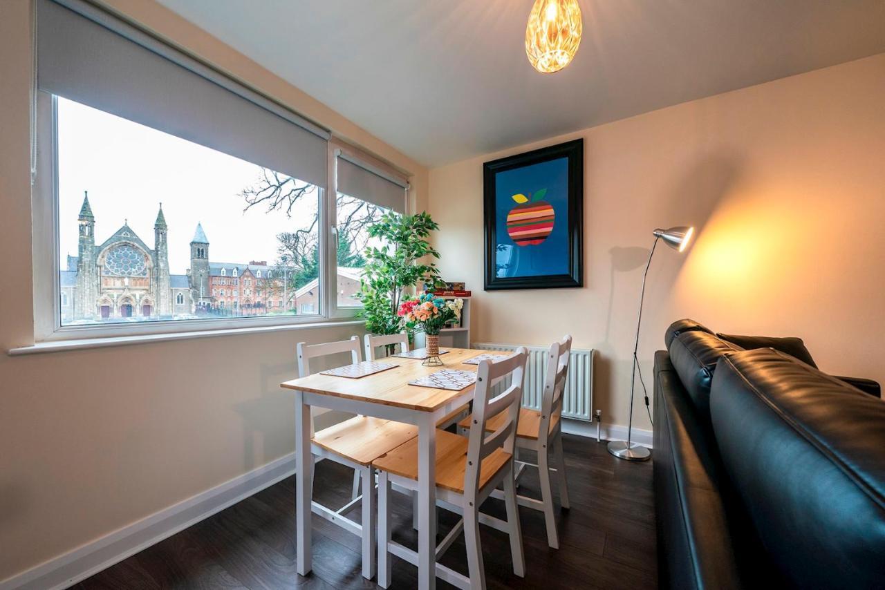 1 Bd Apt In Historical W Belfast Close To Centre ภายนอก รูปภาพ