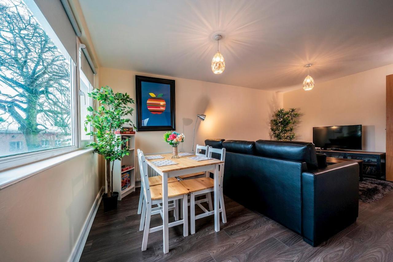 1 Bd Apt In Historical W Belfast Close To Centre ภายนอก รูปภาพ